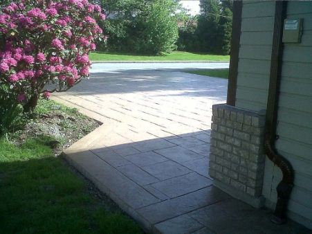 stamped-concrete-walkway